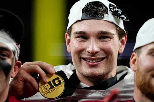 Indiana QB Fernando Mendoza Named 2025 Heisman Finalist