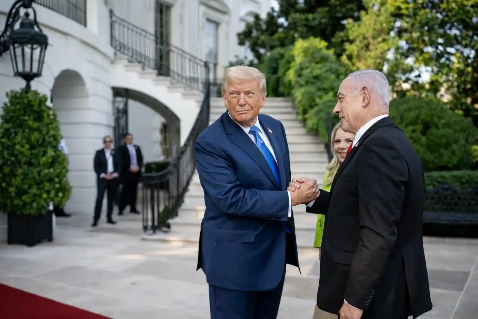 Netanyahu arriving in Washington with security detail for White House talks on Iran.