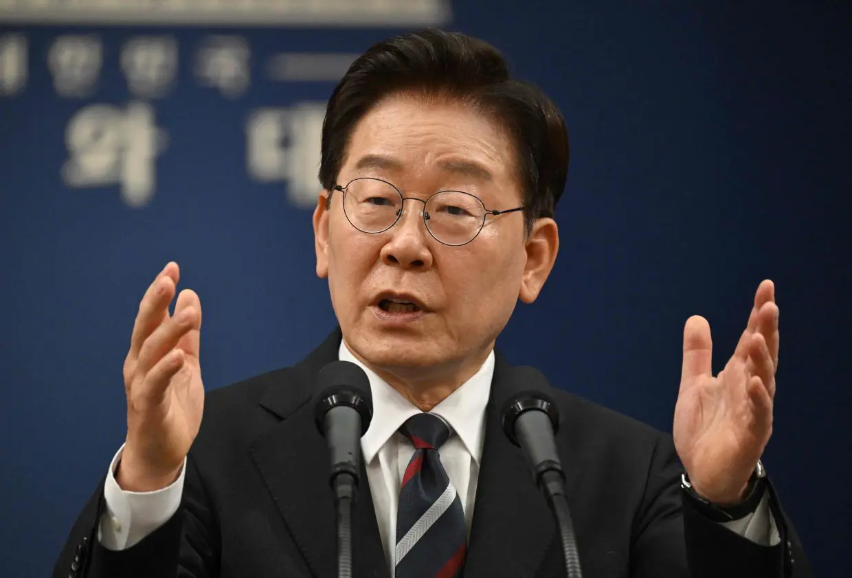 South Korean President Lee Jae Myung unveils South Korea's $650 billion AI and semiconductor investment plan to strengthen chip manufacturing and technology innovation.